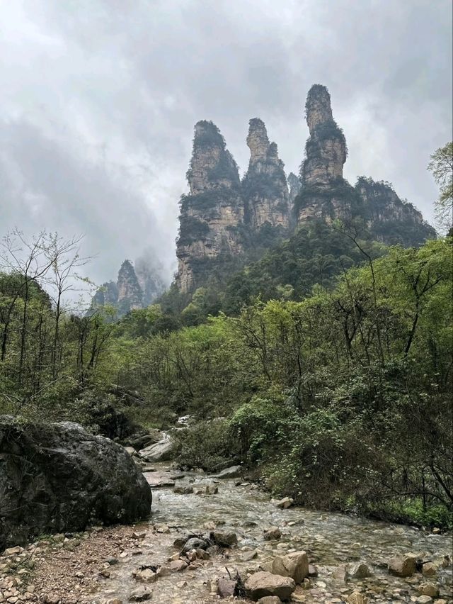 十里画廊下雨天更适合。