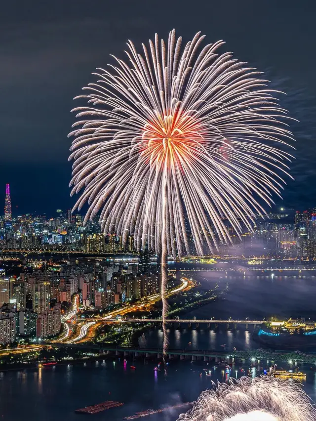 The Seoul Fireworks Festival makes a blockbuster return in 2023