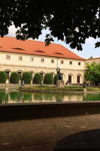 布拉格旅遊新寵！皇家花園，絕美如畫，一步一景！