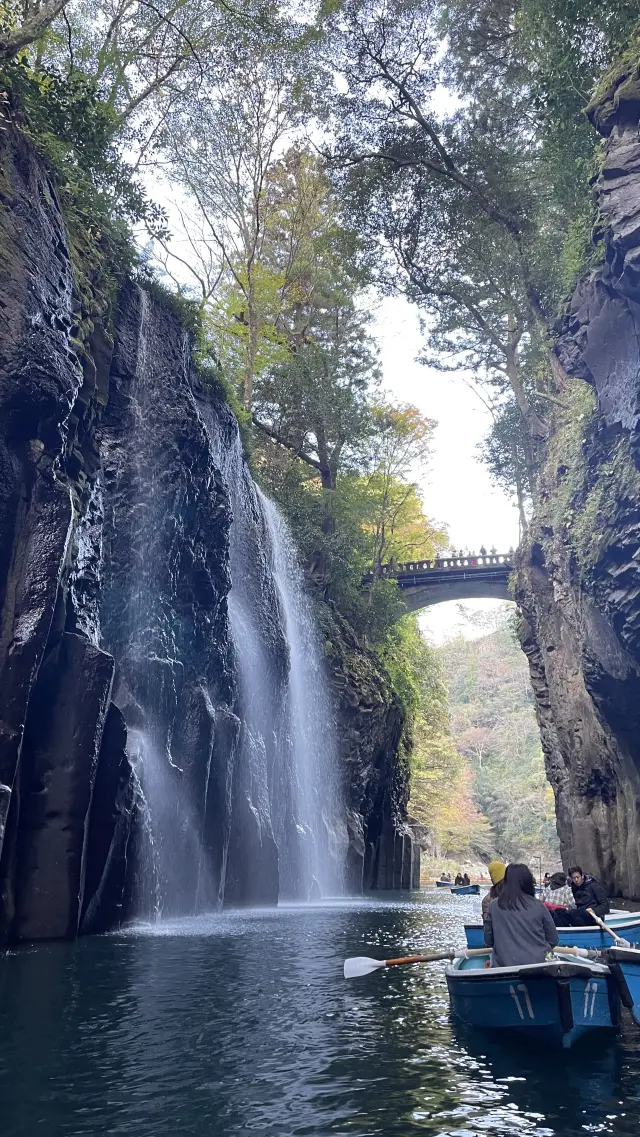 北九州にある高千穗峡は、日本の神話が生まれた地として知られています