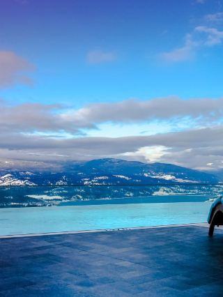 ✨ Vernon's Gem: Sparkling Hill Resort Review 🏨
