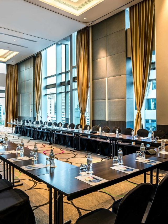 🌆 Bangkok Bliss: Top Stay at Novotel Ploenchit Sukhumvit! 🏨✨