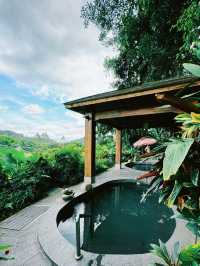 Seek tranquility and escape the summer heat in midsummer, come to Yunfu Xinxing Longshan Hot Spring Hotel!