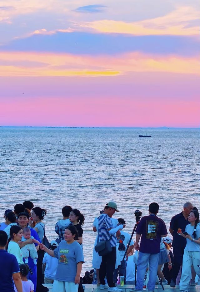 四季變換的湖光山色。