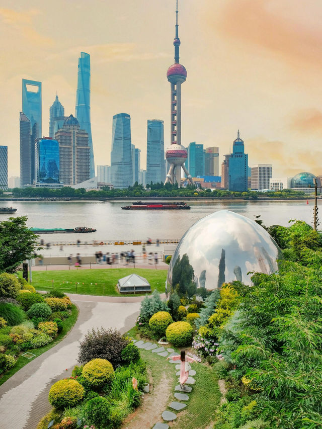 上海北外灘是懂秋日浪漫的不花錢還出片。