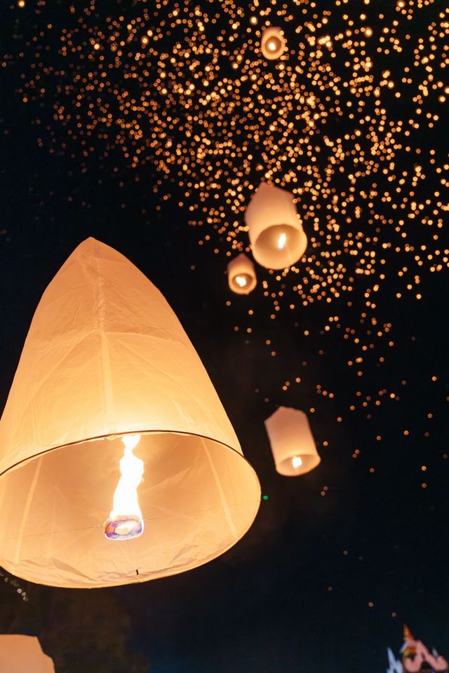 如果錯過了今年的天燈節，明年請一定要來。
