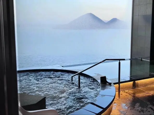 Hokkaido, I am so good at choosing hotels. The hot spring is really comfortable. 