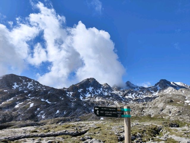 Hike to Vega de Ario Refuge: A Scenic Adventure in the Picos de Europa 🥾🏞️