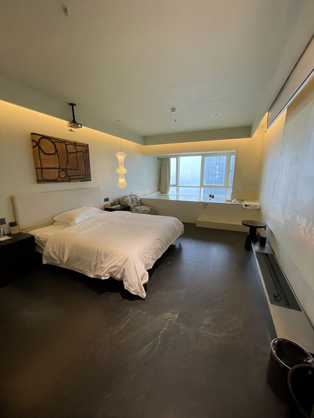 我住進了總裁級高空泳池酒店