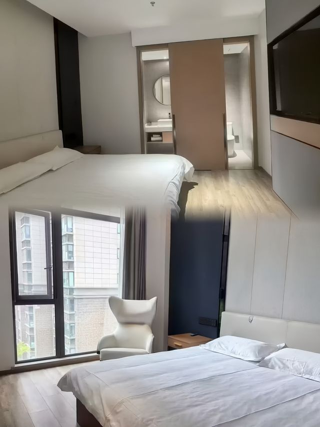 南京城下榻記｜米居酒店·落地窗裡的市井與詩意