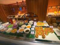 廣州中心皇冠假日酒店：小蠻腰下流動的盛宴