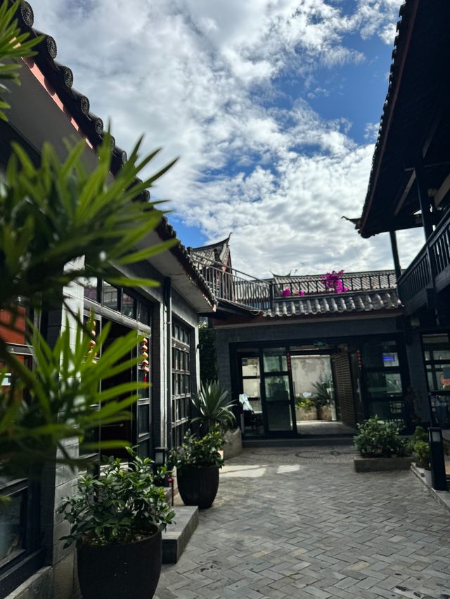 喺急流中尋找慢節奏，麗江束河古鎮