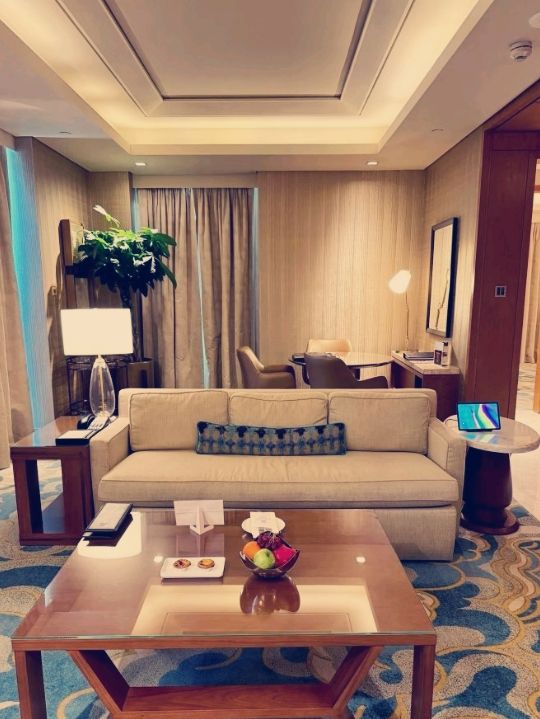 澳門天際雲端奢華！瑞吉酒店無邊泳池絕景體驗