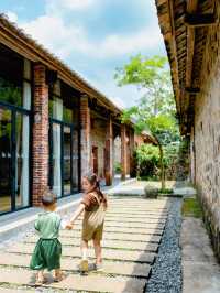 廣州自然石屋小院，帶埋小朋友住進宮崎駿嘅夏天…。