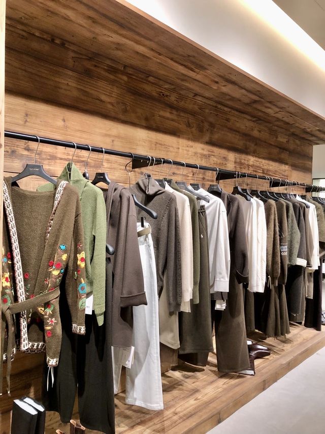 朝天門挖到寶!千平女裝店竟藏空中花園 朝天門挖到寶!千平女裝店竟藏空中花園