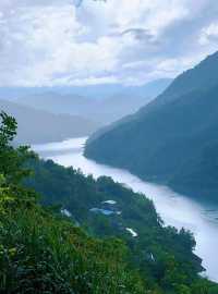 清江畫廊絕美秘境！長陽山水畫鏡裡的仙氣打卡點🏞️

🛶清江畫廊，宜昌長陽的人間仙境！青山綠水間藏著土