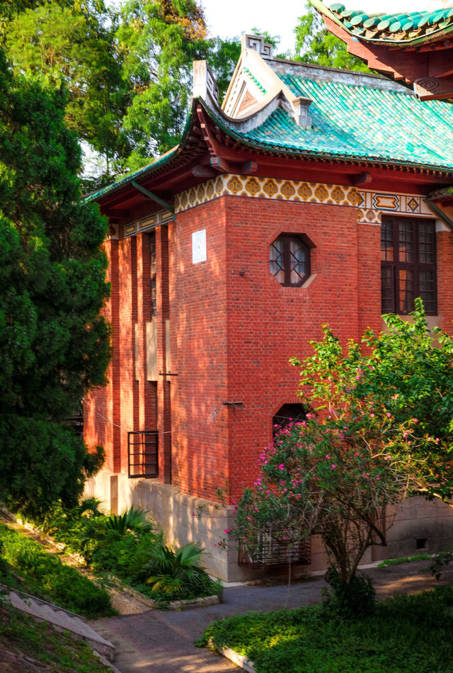 嶽麓書院旁秘徑！長沙秋日打卡天花板