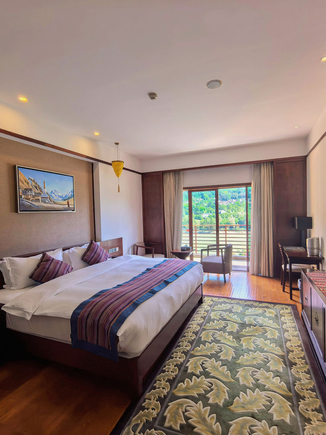 虎跳峽旁的冬日治癒系酒店