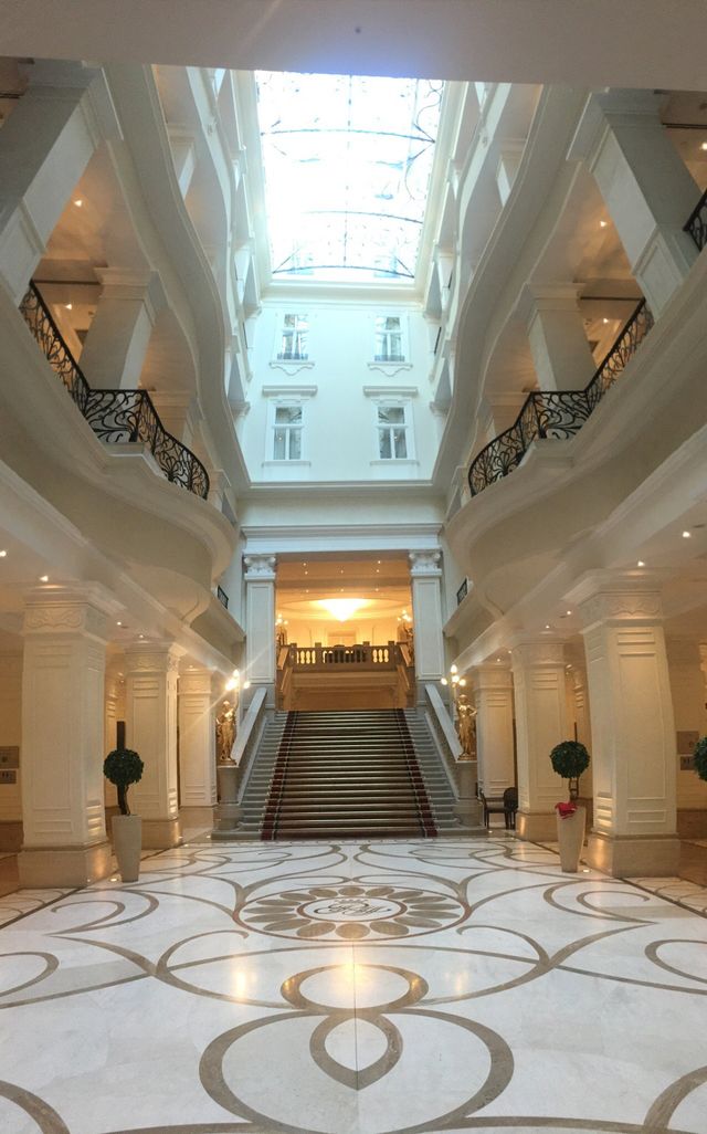 科林西亞酒店，布達佩斯的華麗寧靜