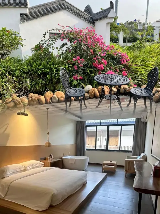 肇慶住這！推窗即星湖，庭院藏著山水詩