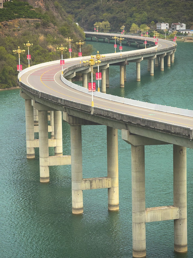 宜昌秋季自駕天花板!3條公路封神攻略 宜昌秋季自駕天花板!3條公路封神攻略