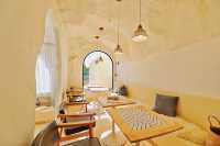 迪士尼旁絕美洞窟民宿!星空天窗+免費接送,拍照根本停不下來