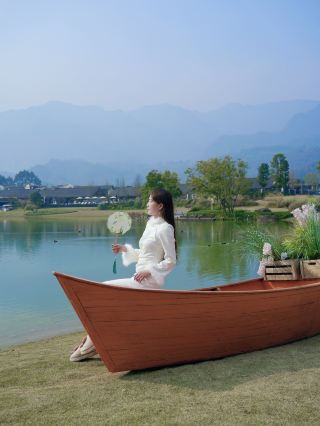 Hidden Hot Springs in Emei Mountain During Winter: A "Little Switzerland" at the Foot of Emei Mountain