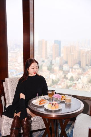 In Hefei, I'll keep staying at hotels I like.