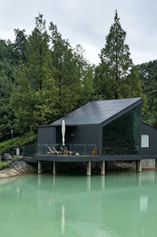 鉄山坪融渓里|ログハウス+カフェ+山林、ショートバケーションの最高峰