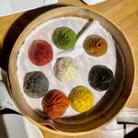 八色小籠包，搶眼又美味