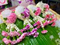 ตลาดสดธนบุรี ของกินเยอะ อิ่มตัวตึง 