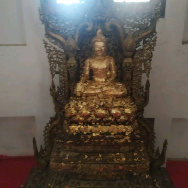 Phrathat Pha Ngao Temple