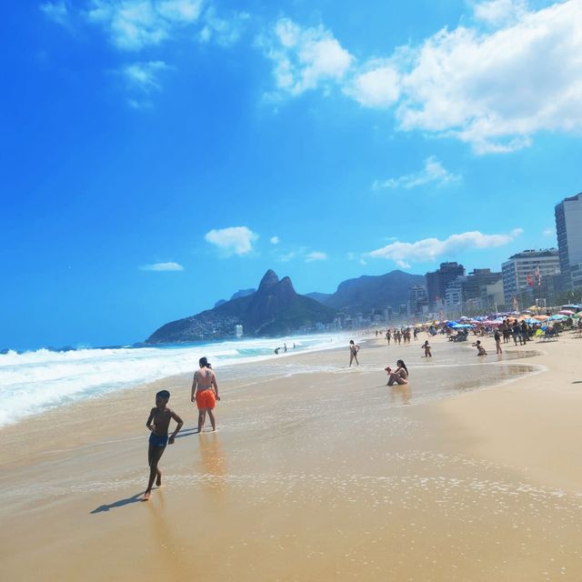 巴西旅行必去的絕美白色沙灘｜Ipanema Beach