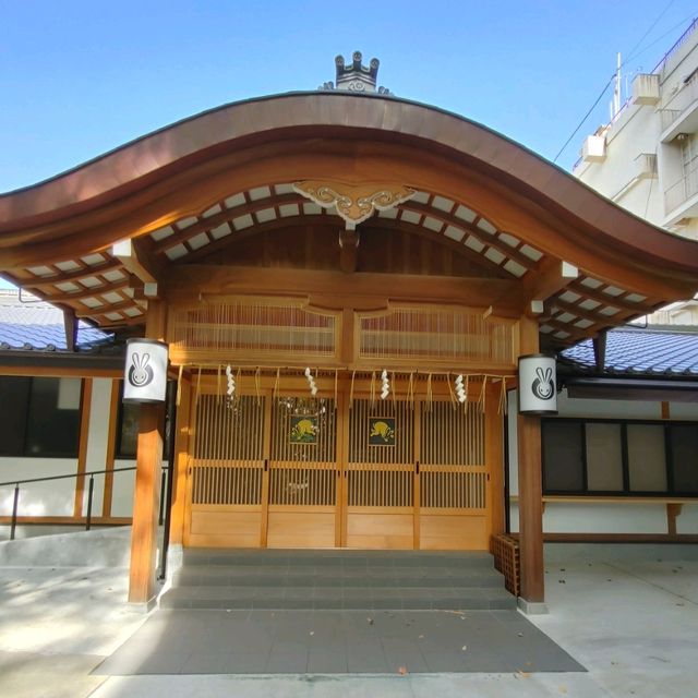 岡崎神社境内　雨社・宮繁稲荷神社