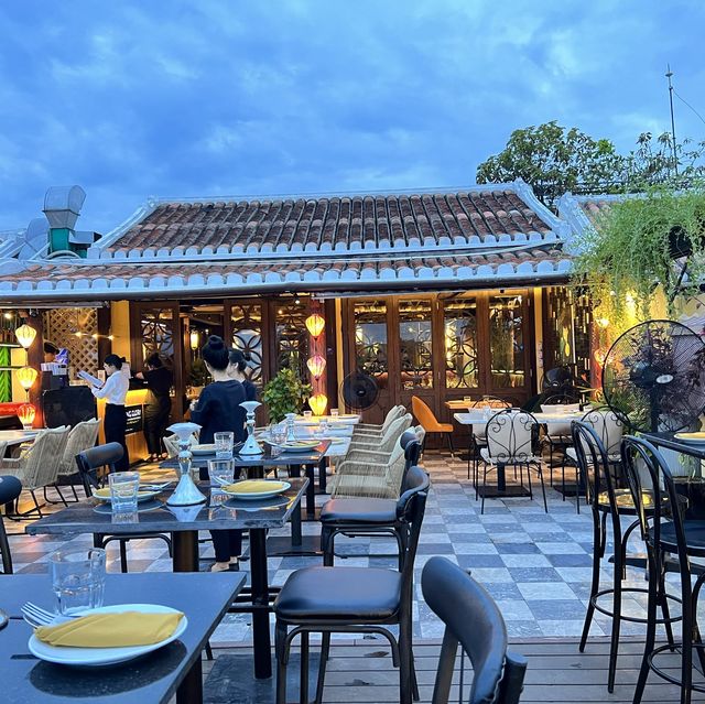 《ベトナム》ホイアンの夜景を楽しめるBAR🍸