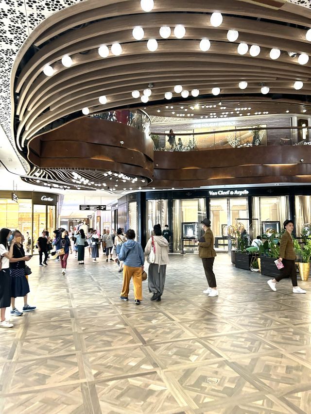 the most enchanting shopping mall ever😱❤️❤️