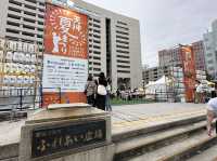 福岡・天神。『天神夏祭り』が8月6日まで開催中。福岡市役所西側に広がる『ふれあい広場』 