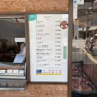 神戸元町「森谷」の揚げたてアツアツコロッケ！食べ歩きにおすすめ