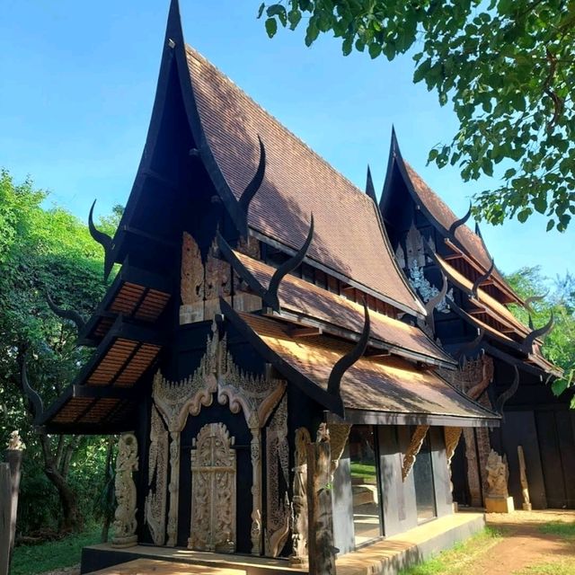 Baan Dam , Chiang Rai