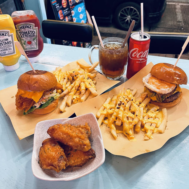 🍔🍔TWO EDIOTS 