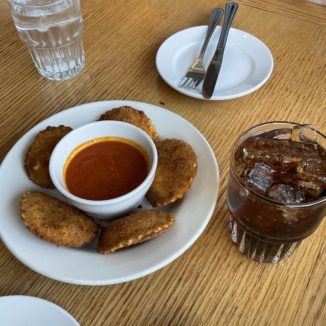 레이크 타호 뷰가 매력적인 맛집 “더비콘레스토랑”