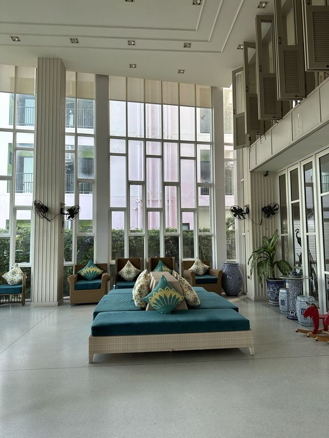 โรงแรมแพนภูรีย์ 