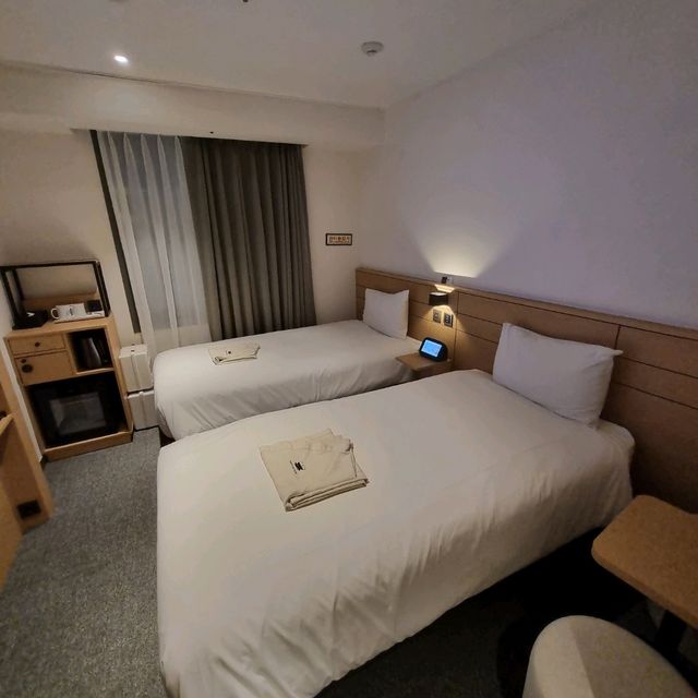 High tech hotel check-in with Robots and Dino