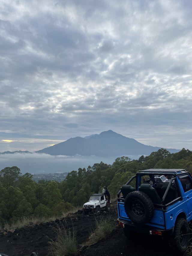 Catching Sunrise From The Top Of Mt Batur⁉️⛰️