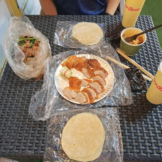 大稻埕貨櫃碼頭市集🛢享受晚霞與越夜越美麗的台北