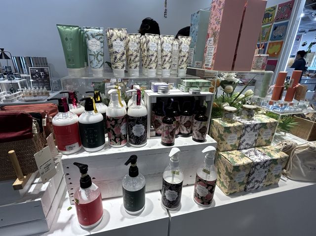 🍦 華山文創的未來市文創商店：天然水果冰棒＆文創驚喜🎨