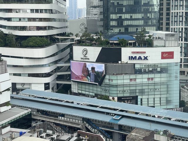 เอ็มควอเทียร์ ห้างดังย่านพร้อมพงษ์