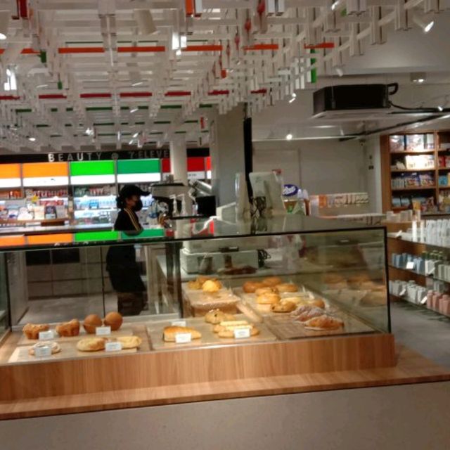 The Biggest 7-11 Cafe in Malaysia!!