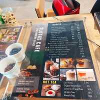 จิบกาแฟกับวิวทะเล @ Sloths Cafe พัทยา