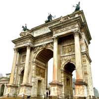 Neoclassical Arco della Pace in Milano🤍